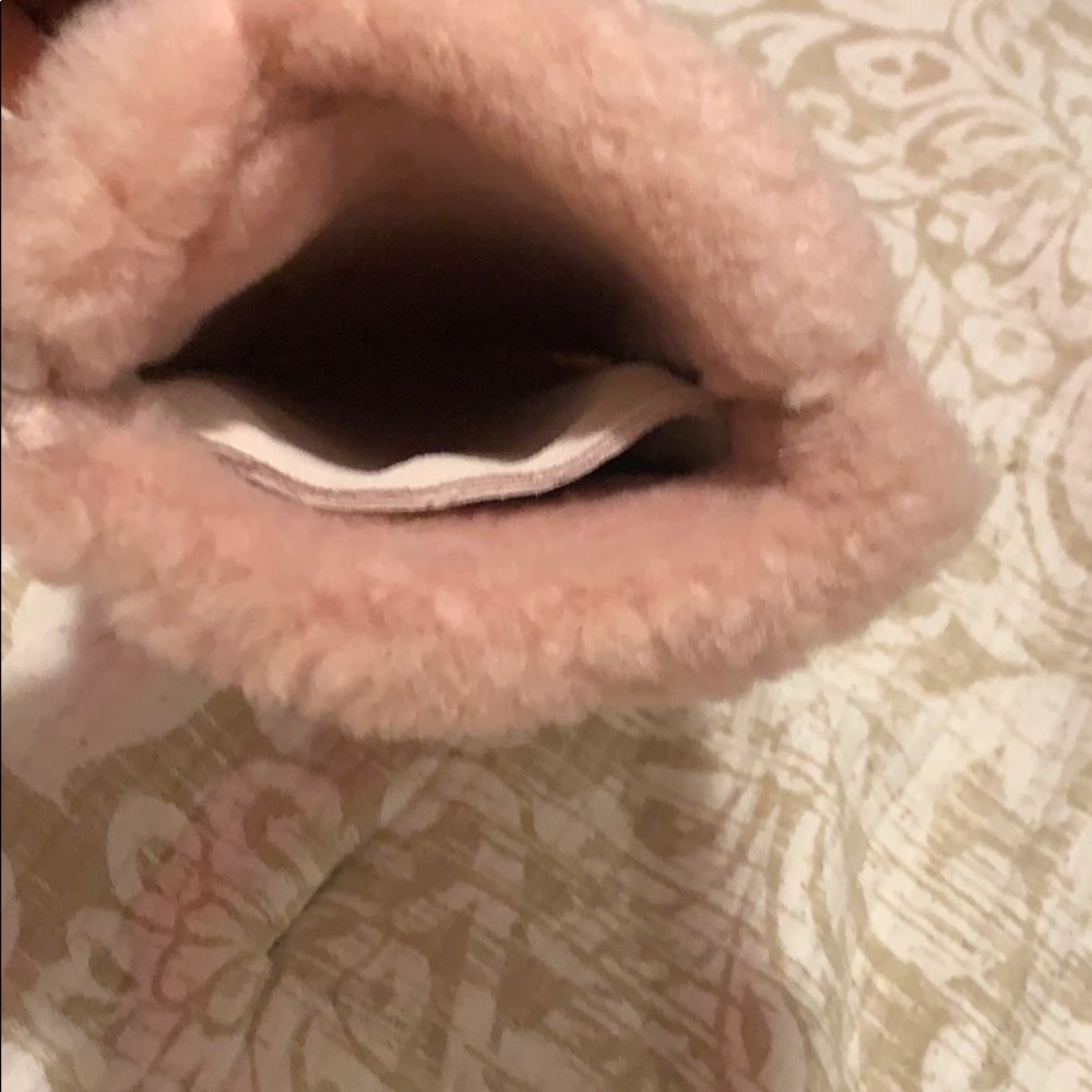 Ugg pink purse - Picture 2 of 6